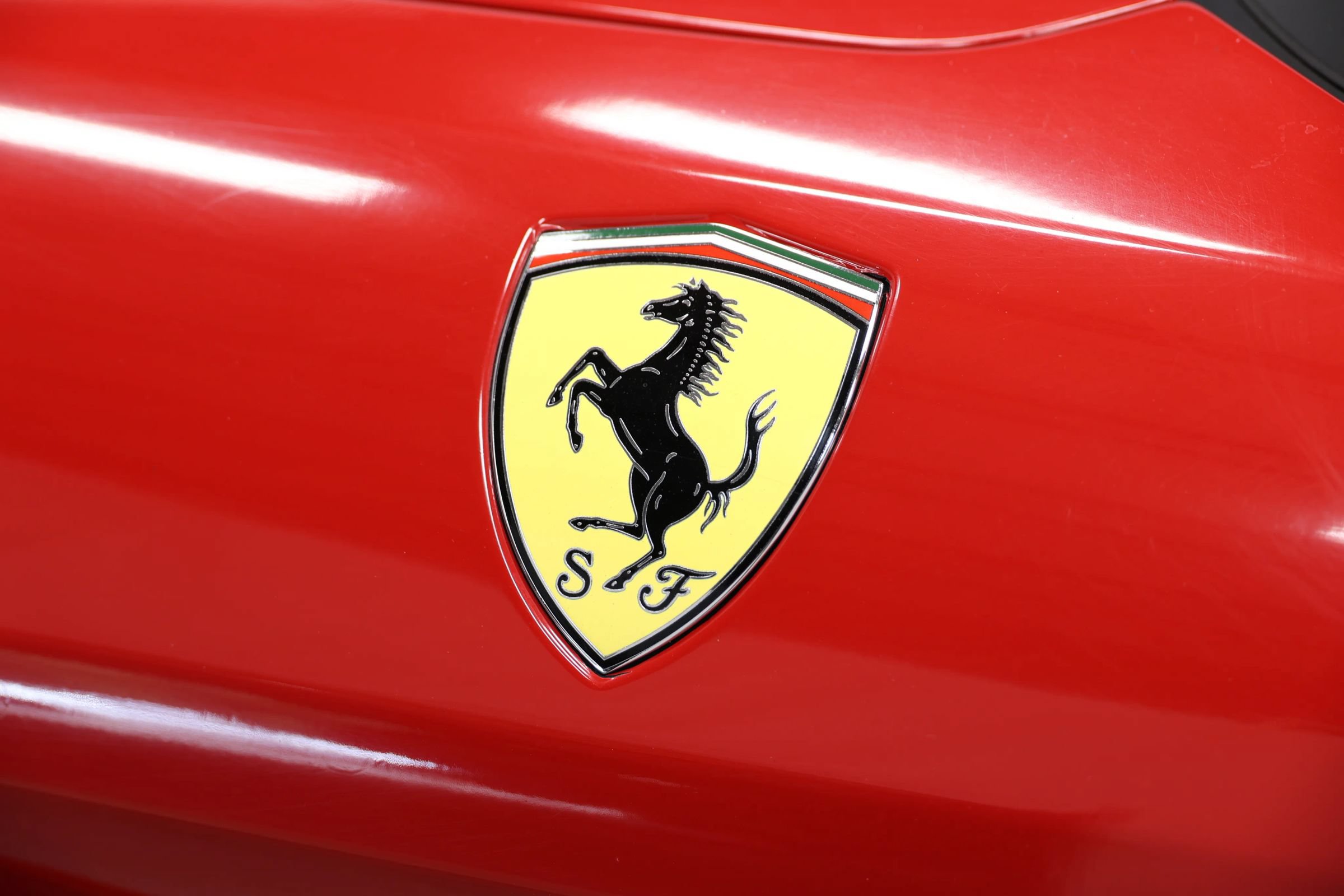 Used 2017 Ferrari California T RWD image 96