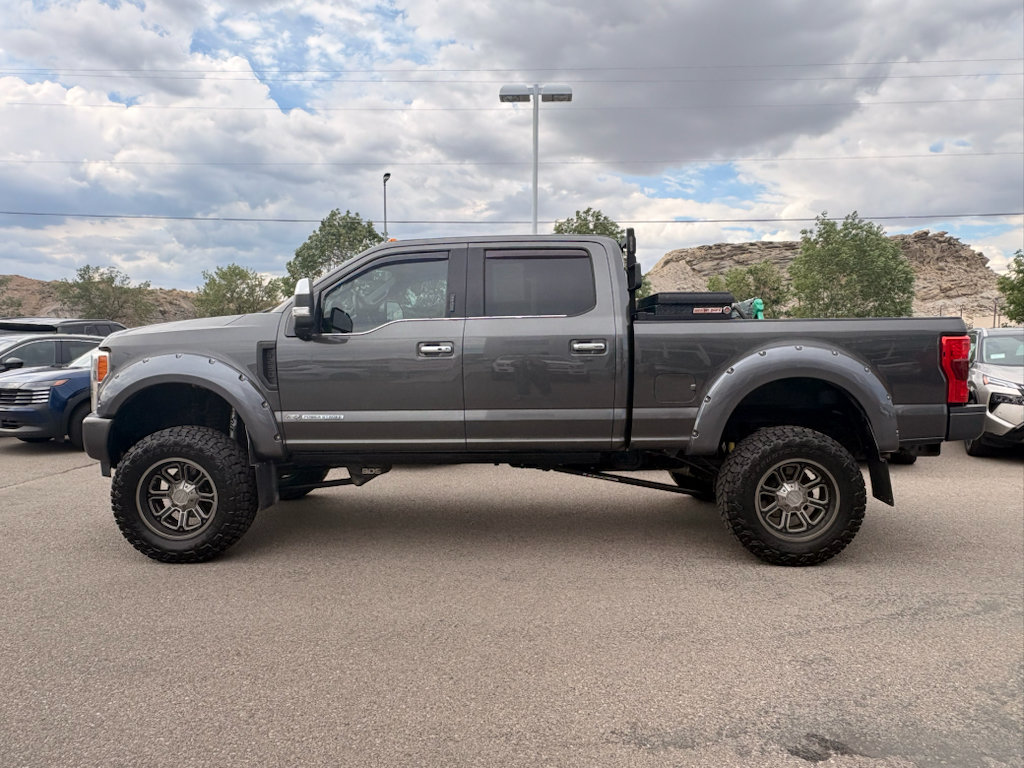 Used 2018 Ford F250 Platinum w/ Platinum Ultimate Package AWD/4WD image 2