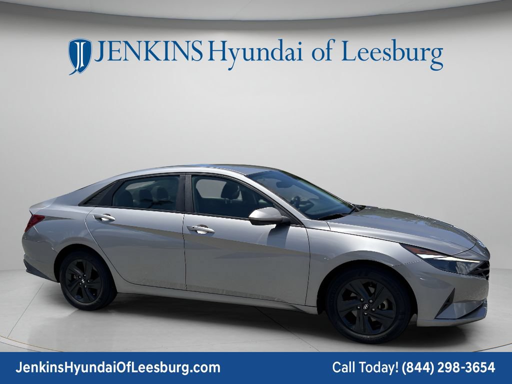 Certified 2023 Hyundai Elantra SEL w/ Preferred Accessory Package FWD image 2