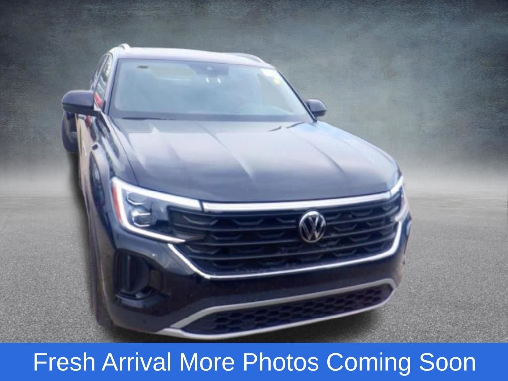 Used 2025 Volkswagen Atlas Cross Sport SE image 2