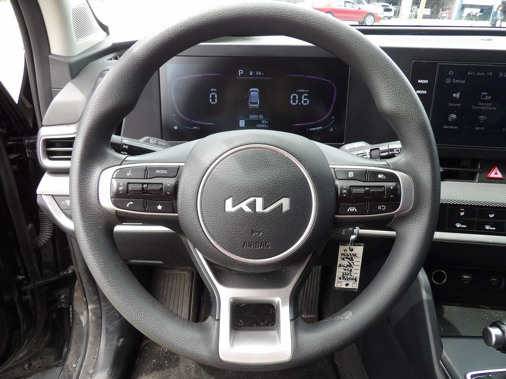 Used 2025 Kia Sportage LX FWD image 13