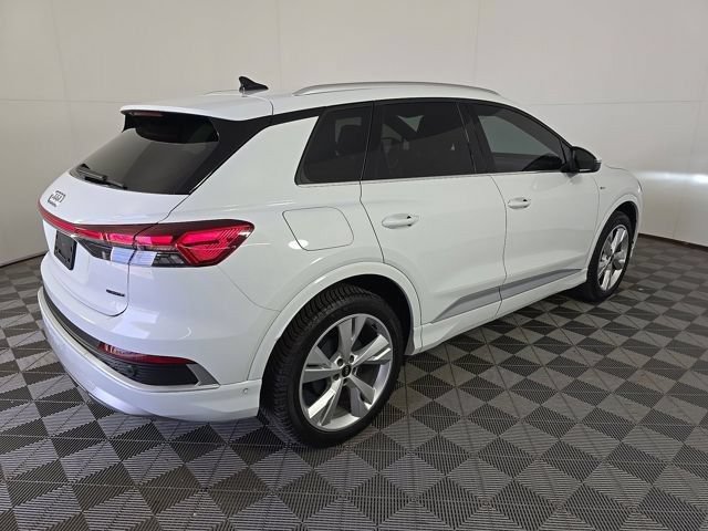 Used 2023 Audi Q4 e-tron Premium Plus w/ Premium Plus AWD/4WD image 3