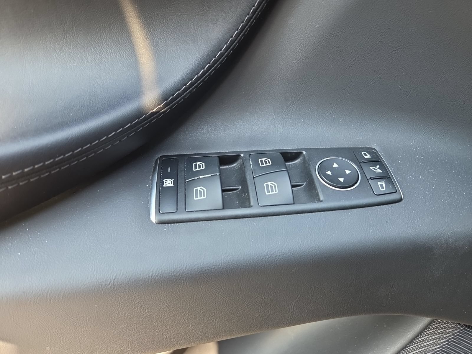 Used 2018 Tesla Model X 75D AWD/4WD image 19