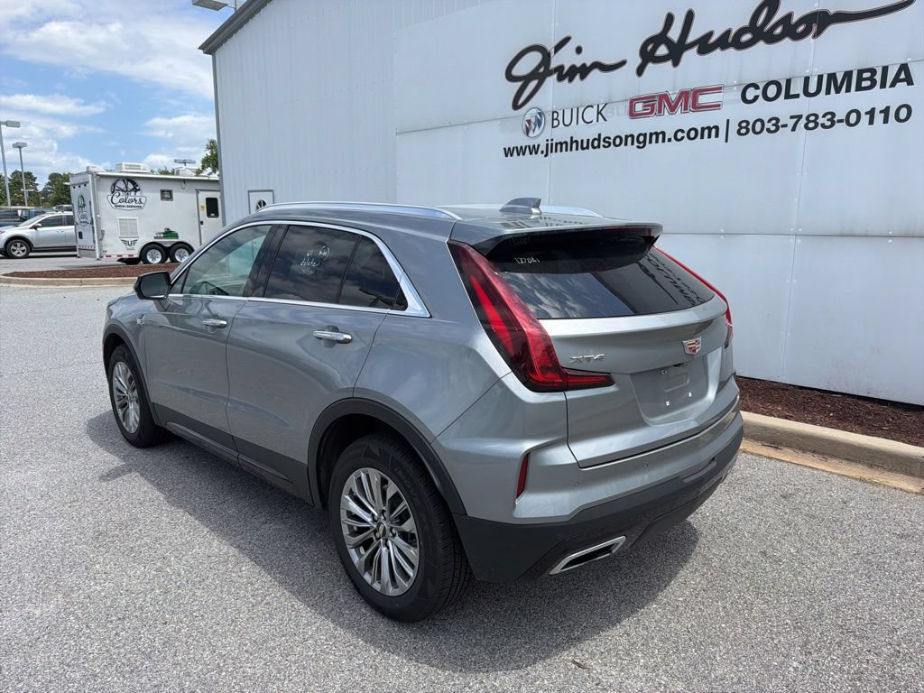 Used 2025 Cadillac XT4 Premium Luxury FWD image 3