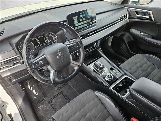 Used 2024 Mitsubishi Outlander SE image 12