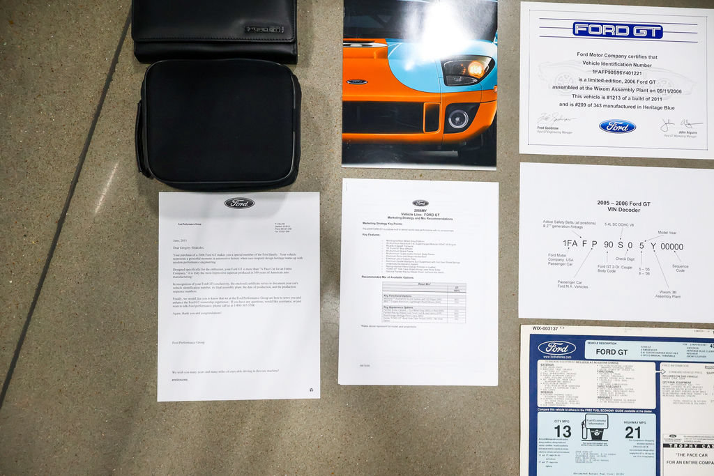Used 2006 Ford GT RWD image 53