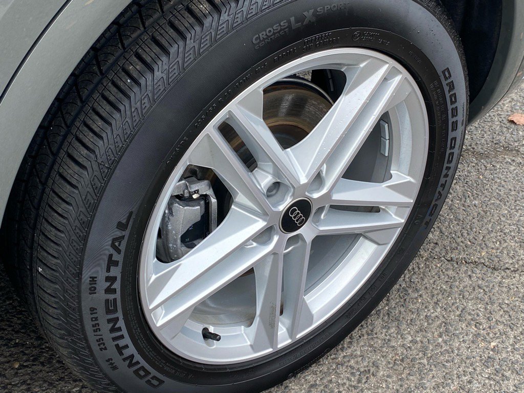 Used 2024 Audi Q5 e Premium w/ Convenience Package image 21