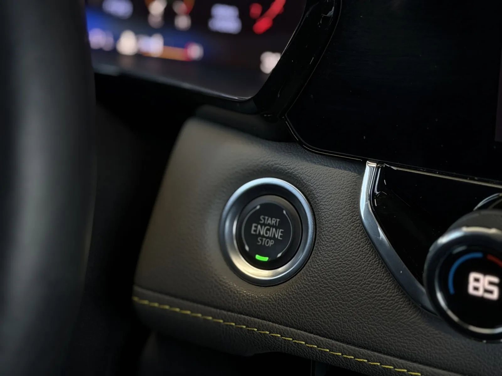 Used 2025 Chevrolet Colorado ZR2 w/ Technology Package image 28