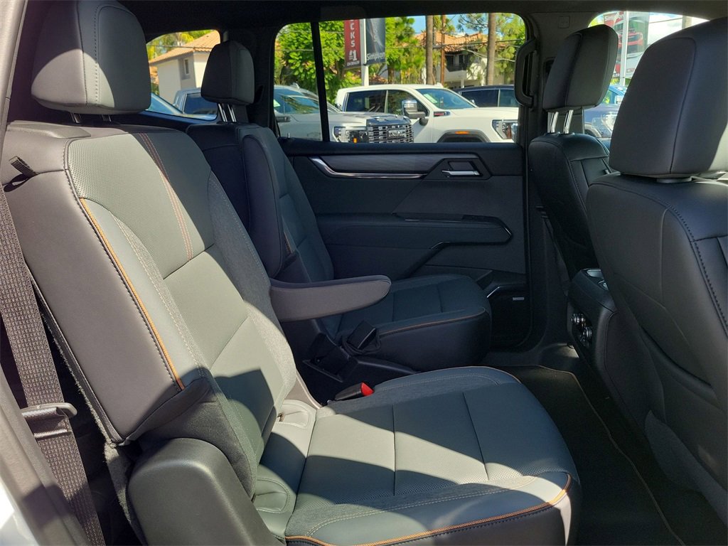 Used 2025 GMC Acadia AT4 image 26