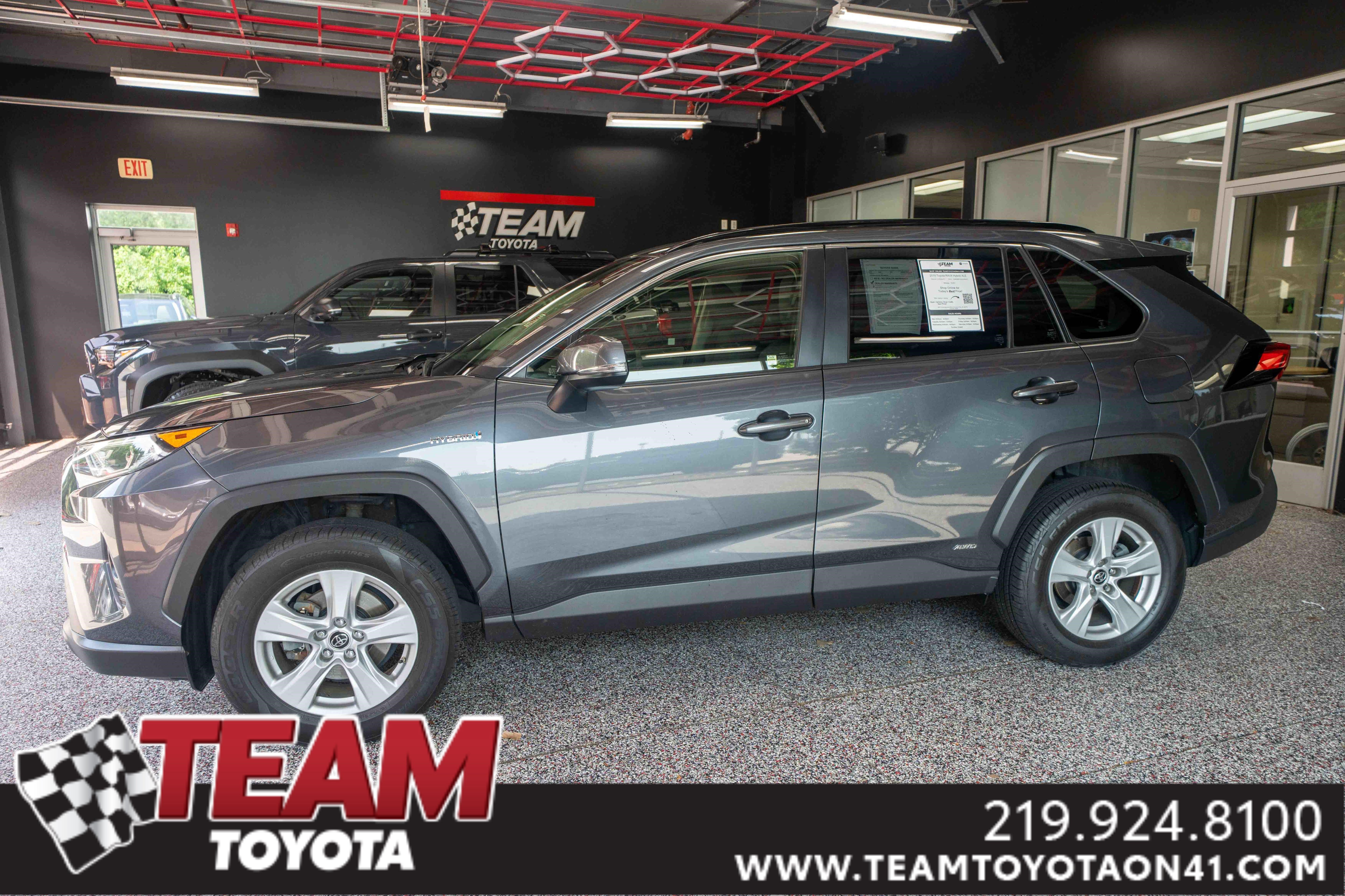 Used 2019 Toyota RAV4 XLE w/ Convenience Package AWD/4WD image 1