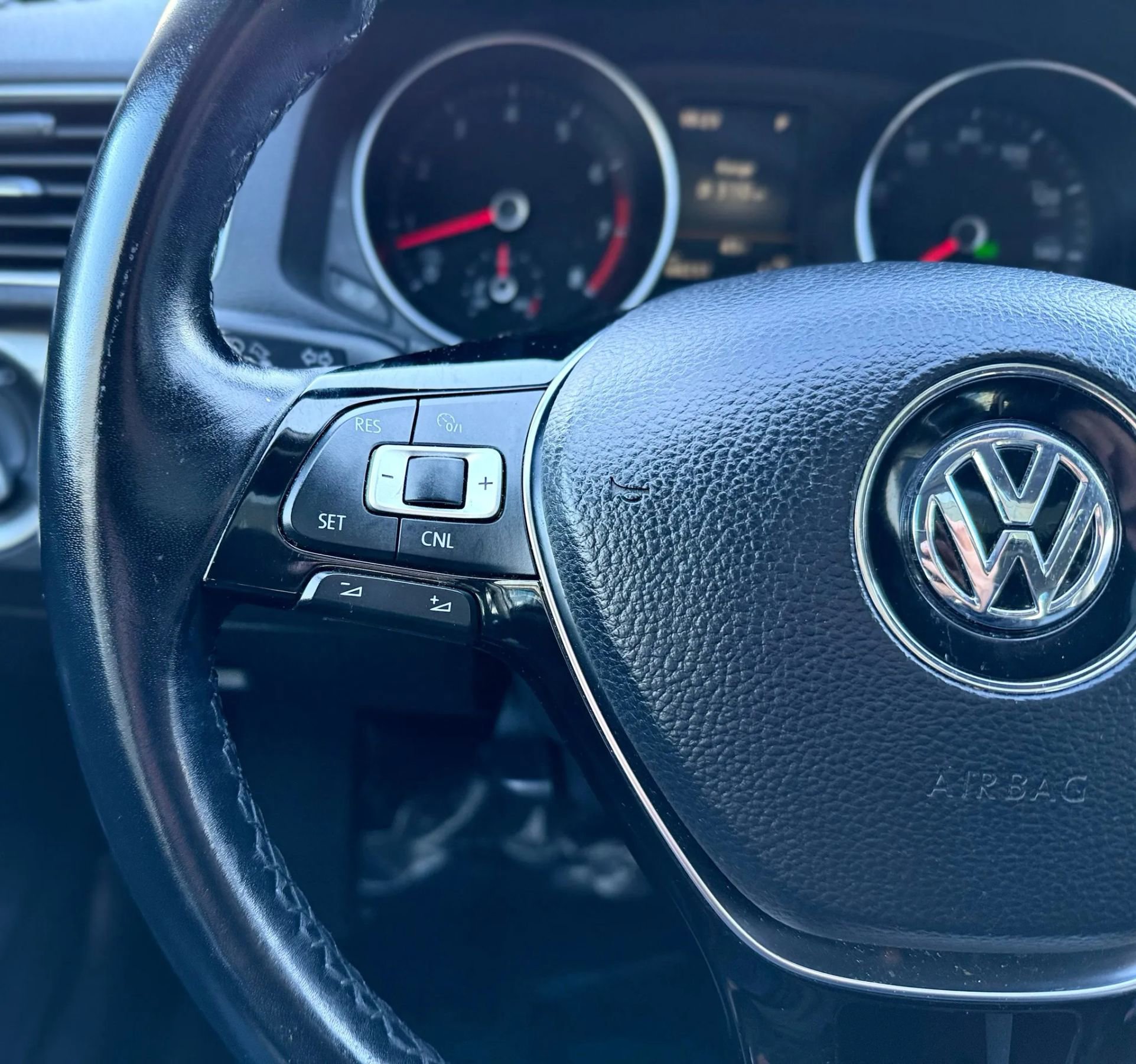 Used 2019 Volkswagen Passat 2.0T Wolfsburg w/ Wheels & Sunroof Package image 14