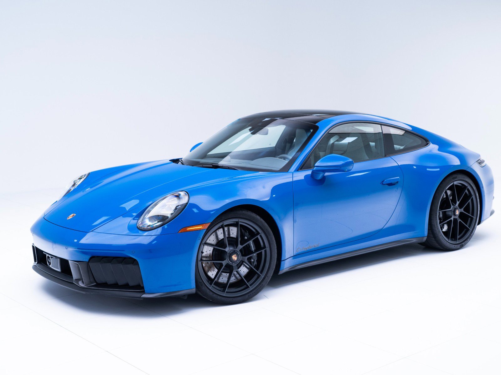 Certified 2025 Porsche 911 Carrera 4 GTS AWD/4WD image 1