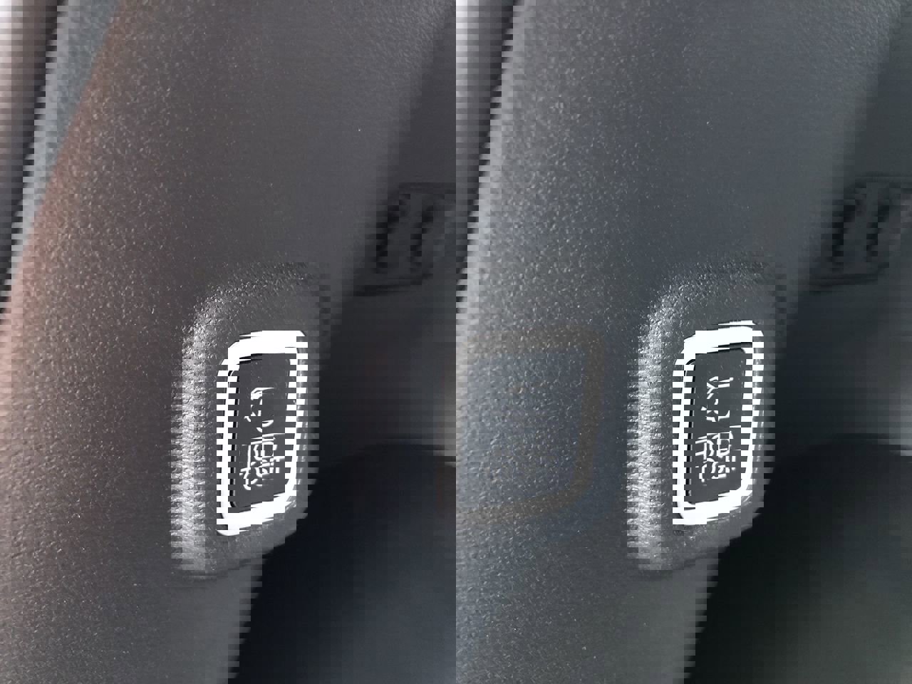 New 2026 Jeep Cherokee Limited image 10