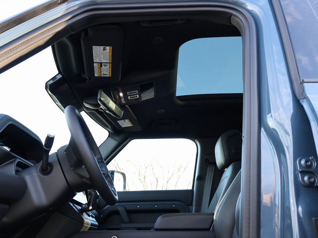 New 2026 Land Rover Defender 110 X-Dynamic SE AWD/4WD image 37