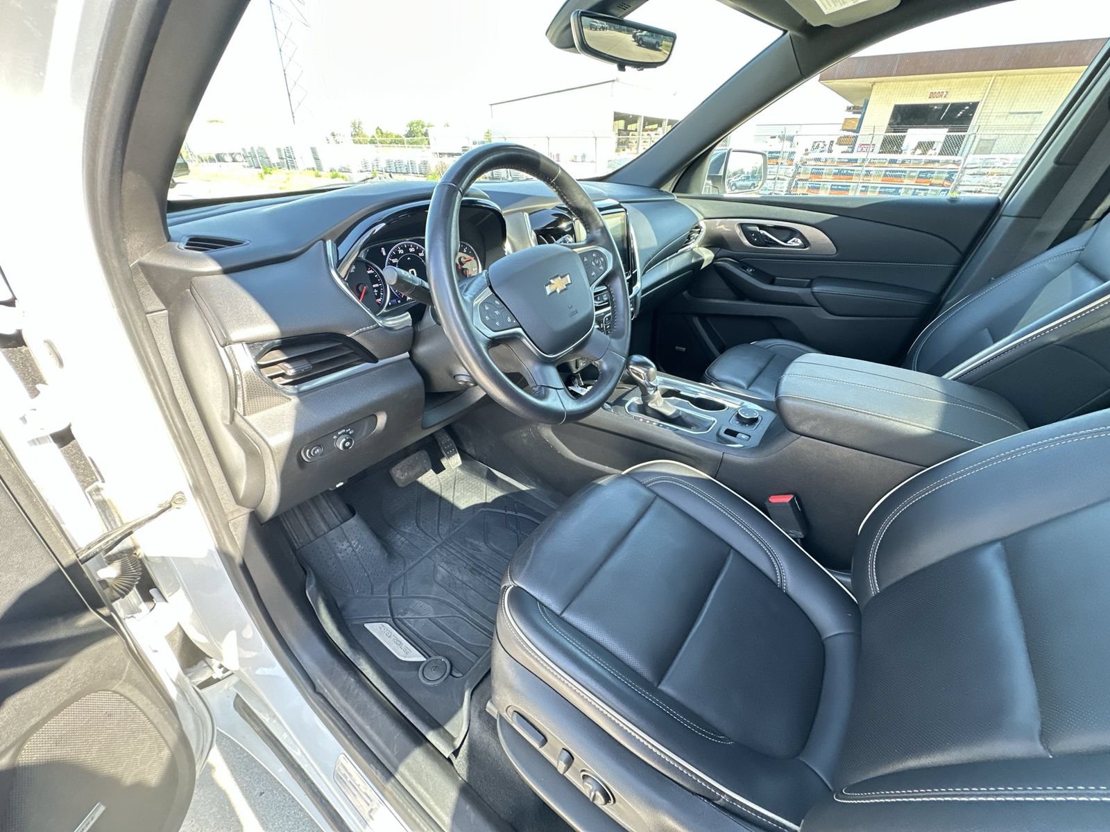 Used 2022 Chevrolet Traverse Premier w/ LPO, Floor Liner Package AWD/4WD image 10