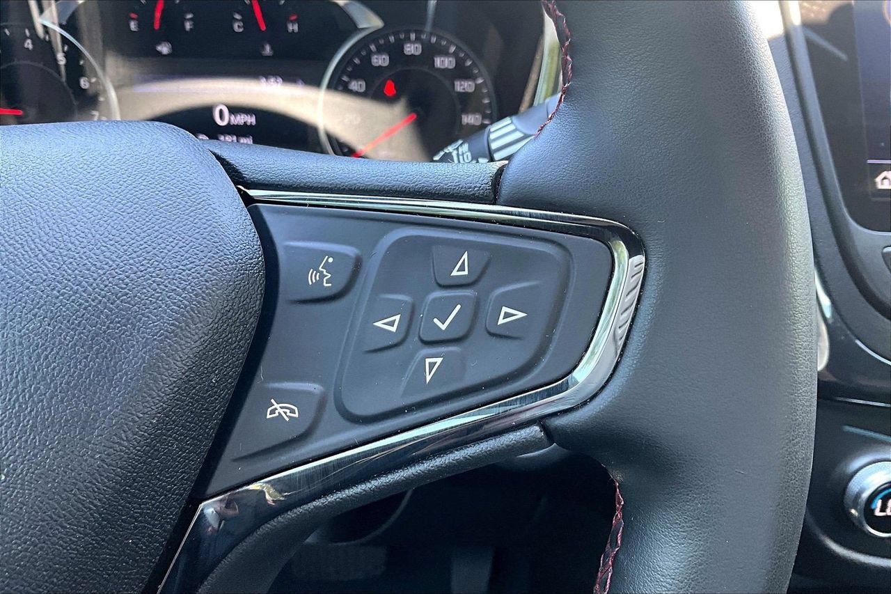Used 2023 Chevrolet Equinox RS w/ RS Leather Package FWD image 29