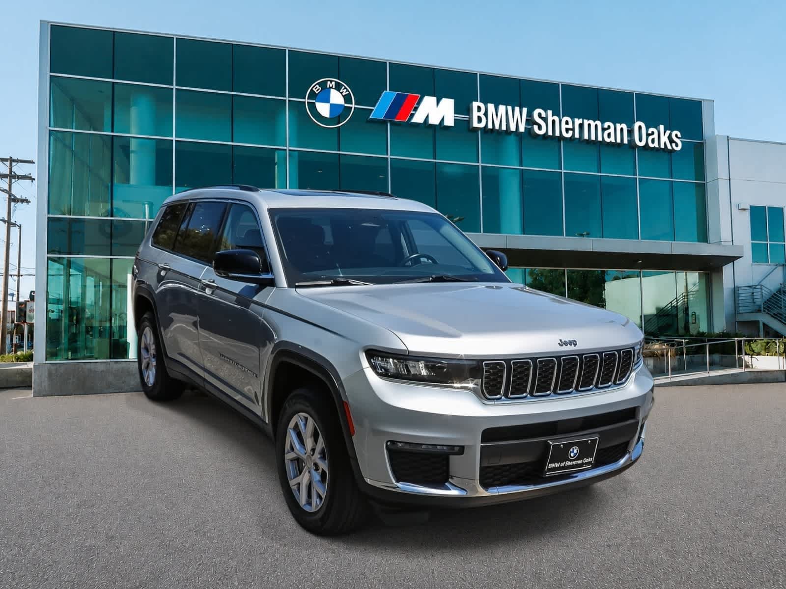 Used 2022 Jeep Grand Cherokee L Limited RWD image 3