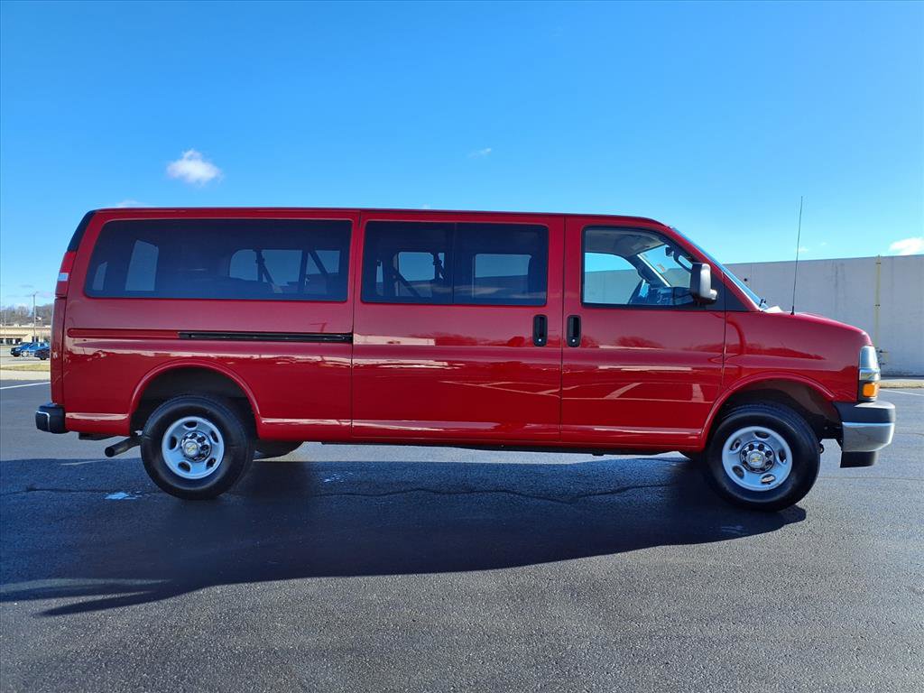 Used 2025 Chevrolet Express 3500 LT w/ LT Preferred Equipment Group RWD image 28