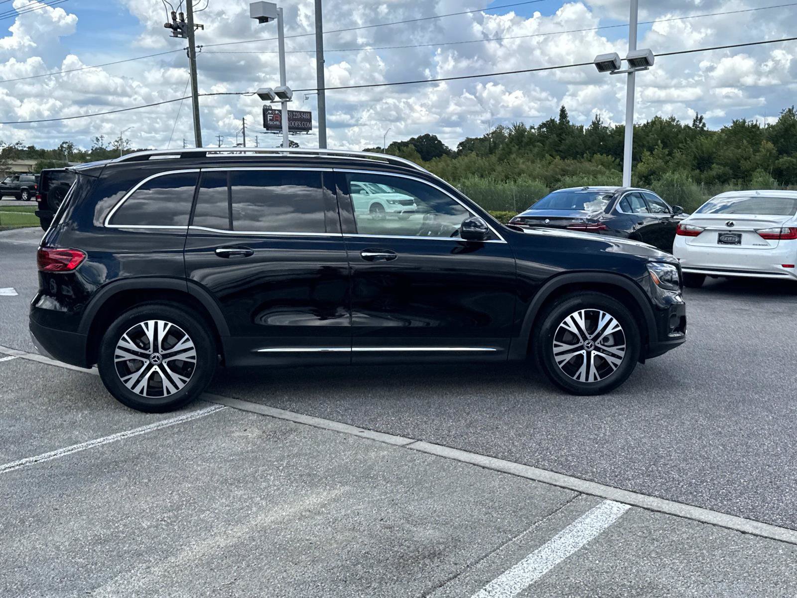 New 2025 Mercedes-Benz GLB 250 image 2