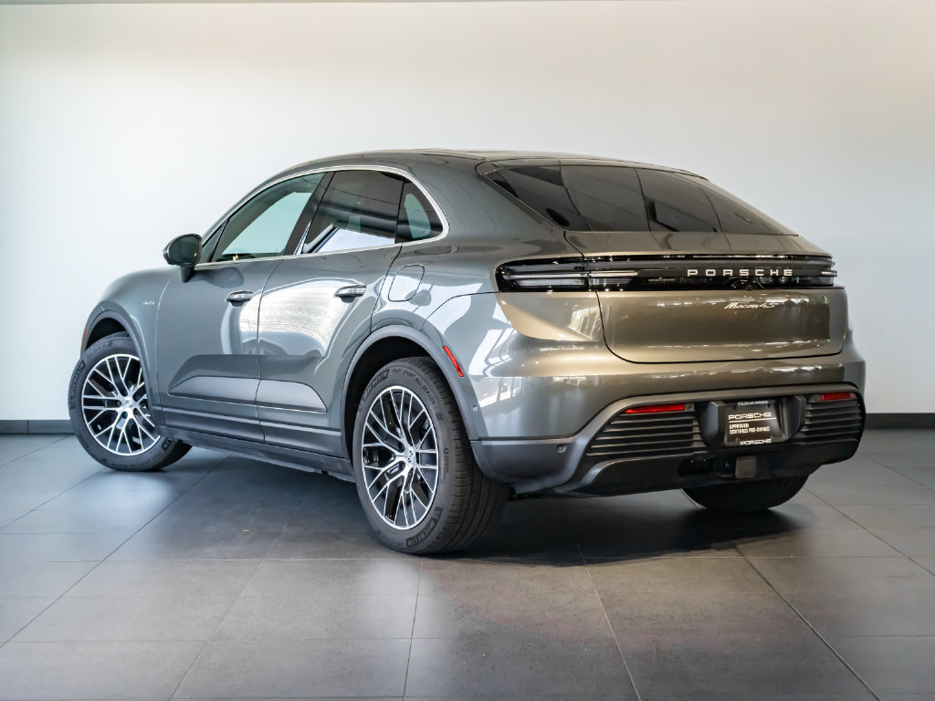 Certified 2025 Porsche Macan 4S Electric AWD/4WD image 3