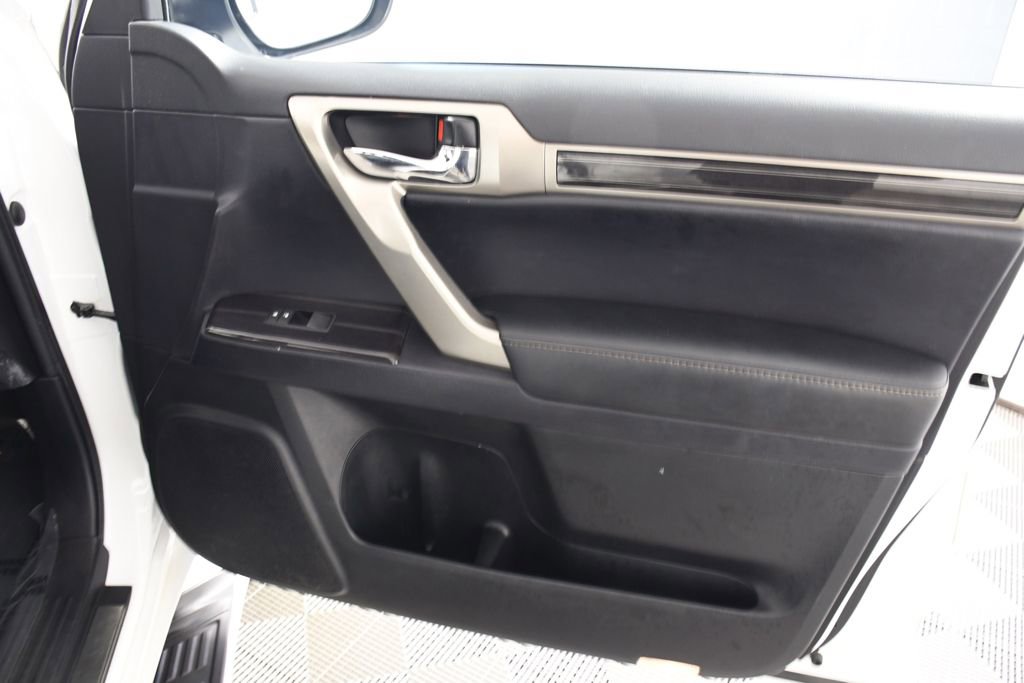 Used 2021 Lexus GX 460 Premium w/ Premium Package image 18