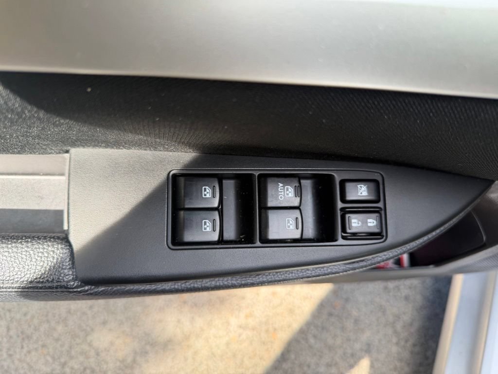 Used 2013 Subaru Legacy 2.5i Premium AWD/4WD image 11