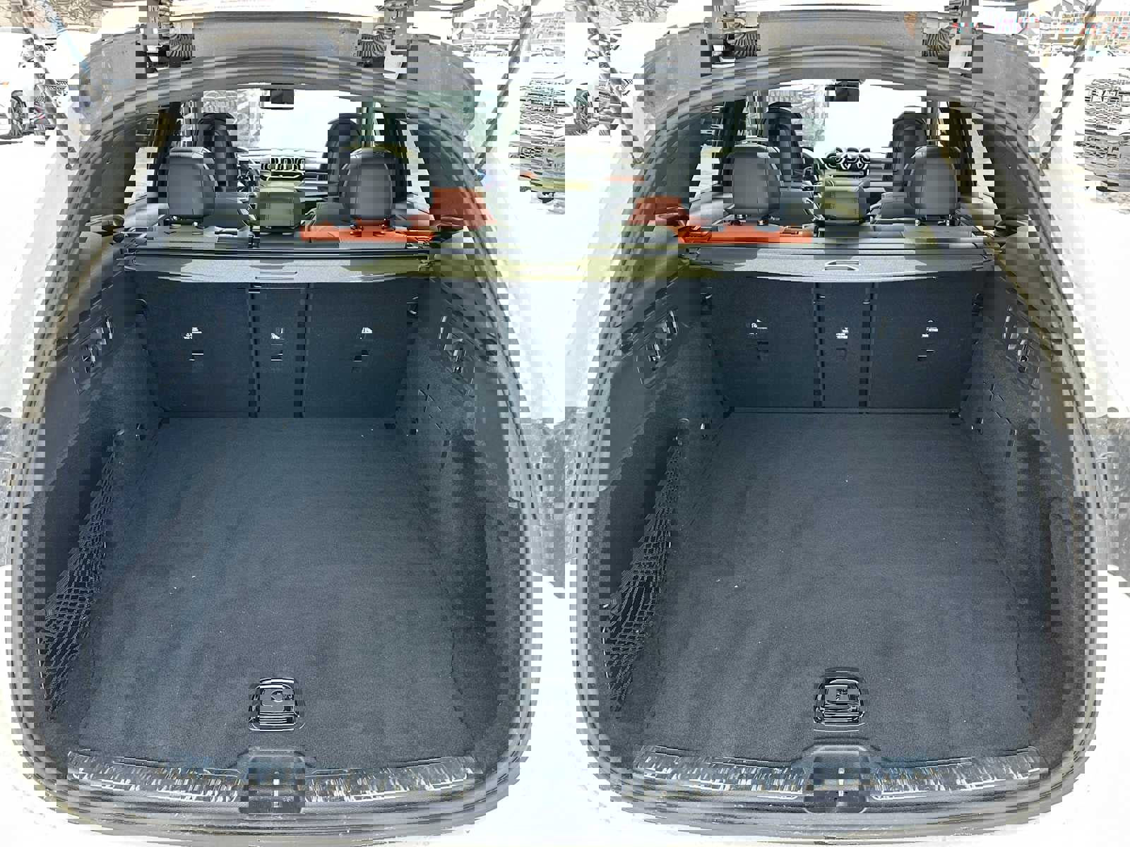 Used 2024 Mercedes-Benz GLC 300 4MATIC image 14