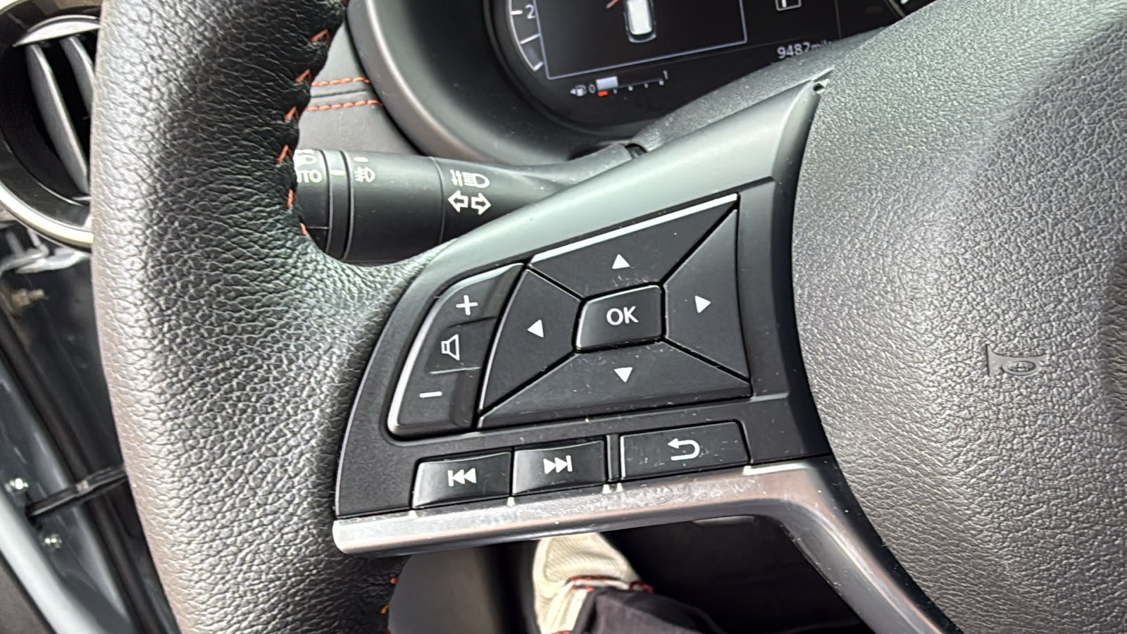 Certified 2024 Nissan Kicks SR FWD image 10