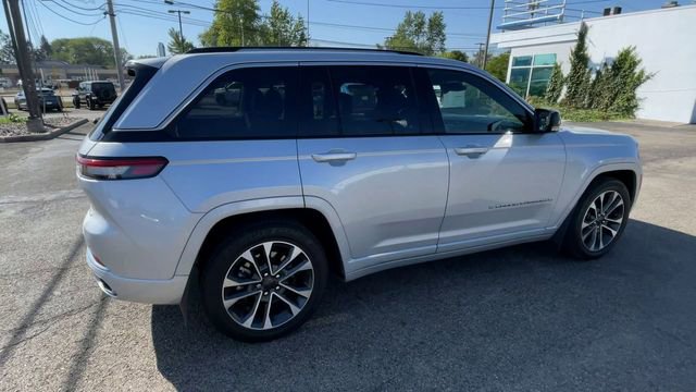 Used 2022 Jeep Grand Cherokee Overland w/ Advanced Protech Group III image 2