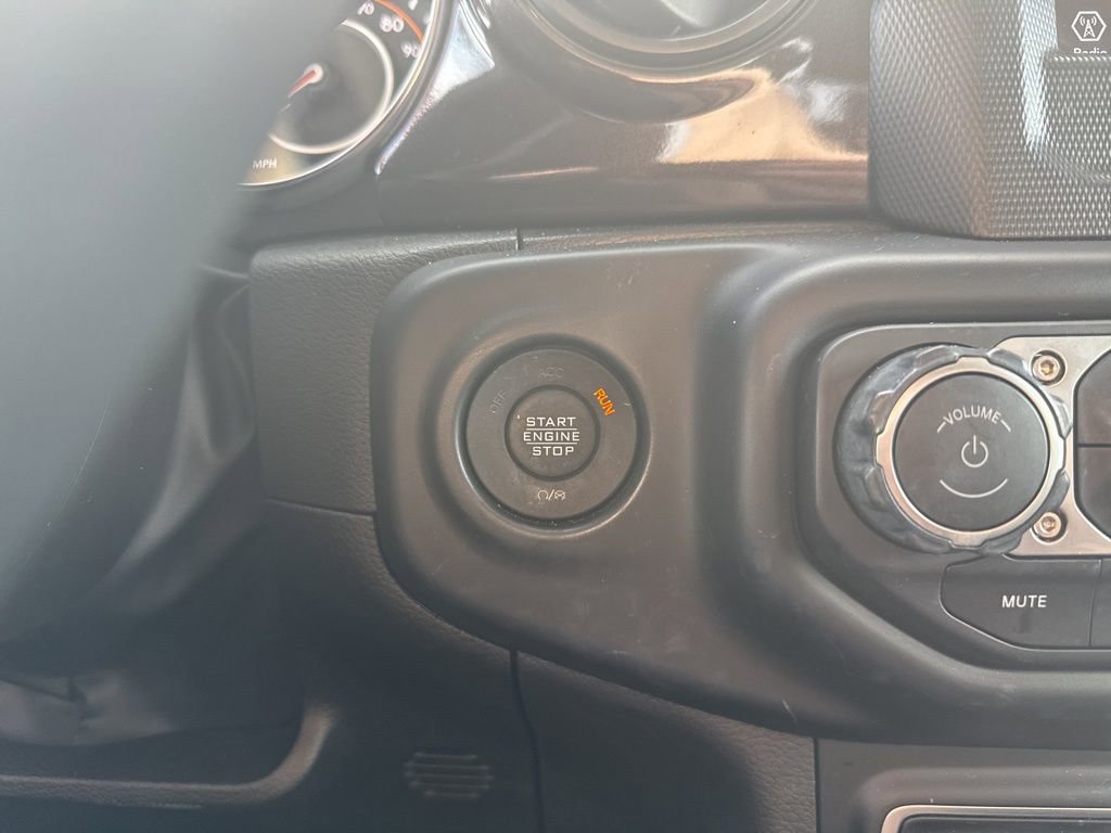 Used 2022 Jeep Gladiator Sport image 16