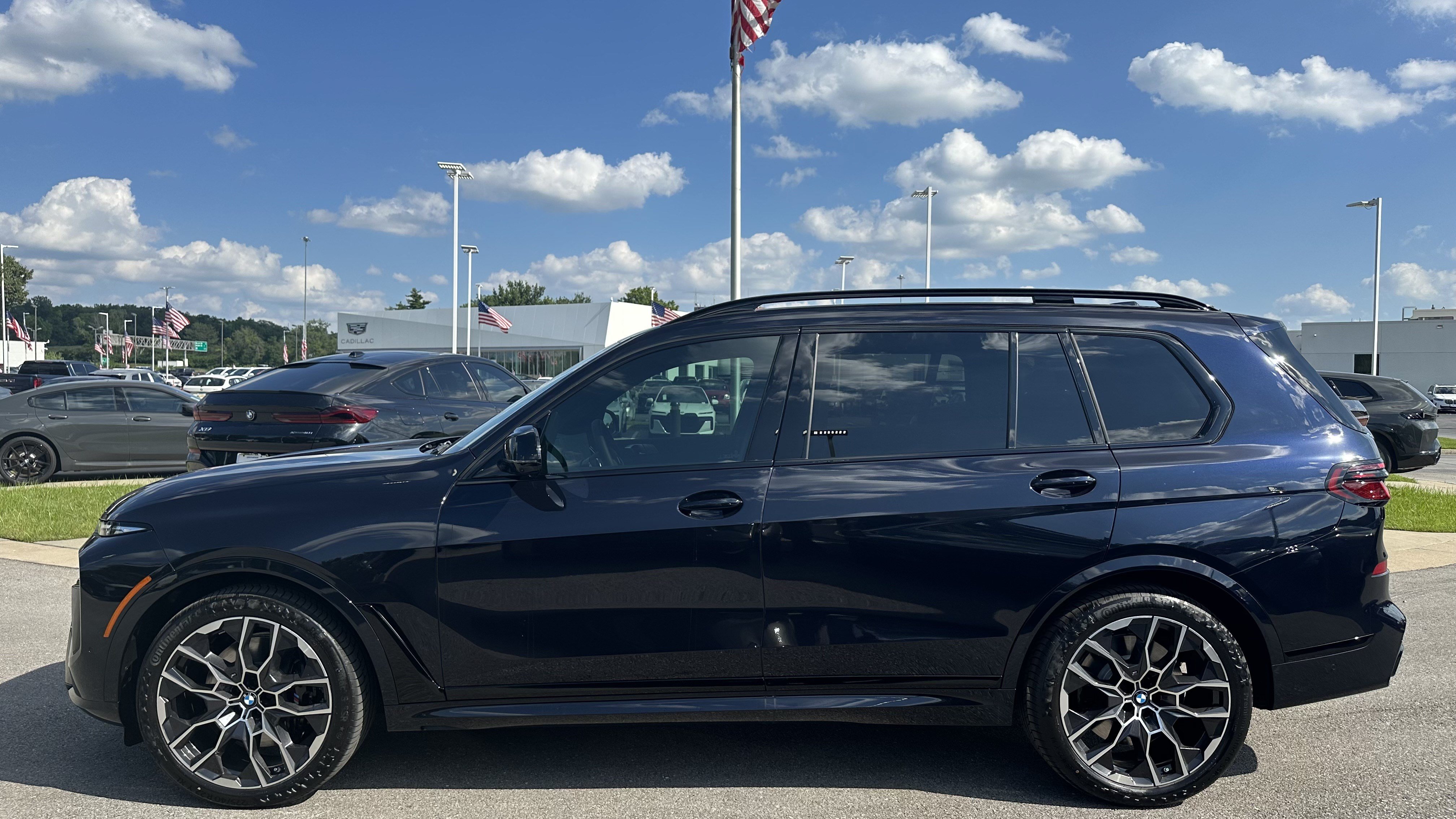 New 2027 BMW X7 M60i AWD/4WD image 7