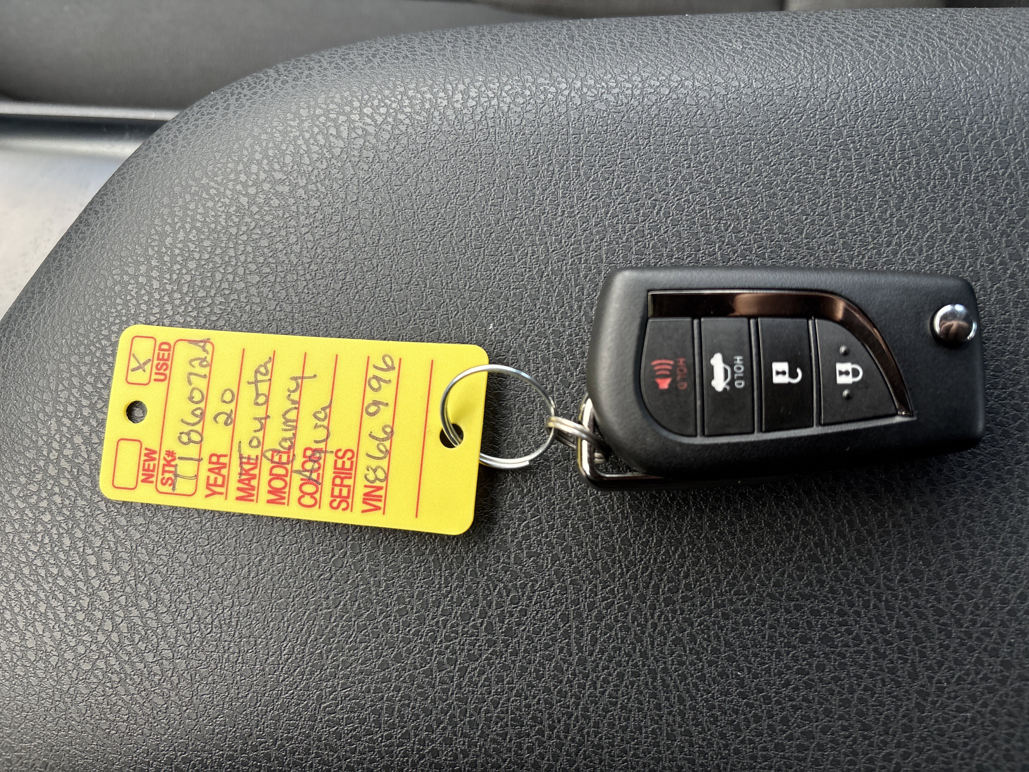 Used 2020 Toyota Camry LE FWD image 28
