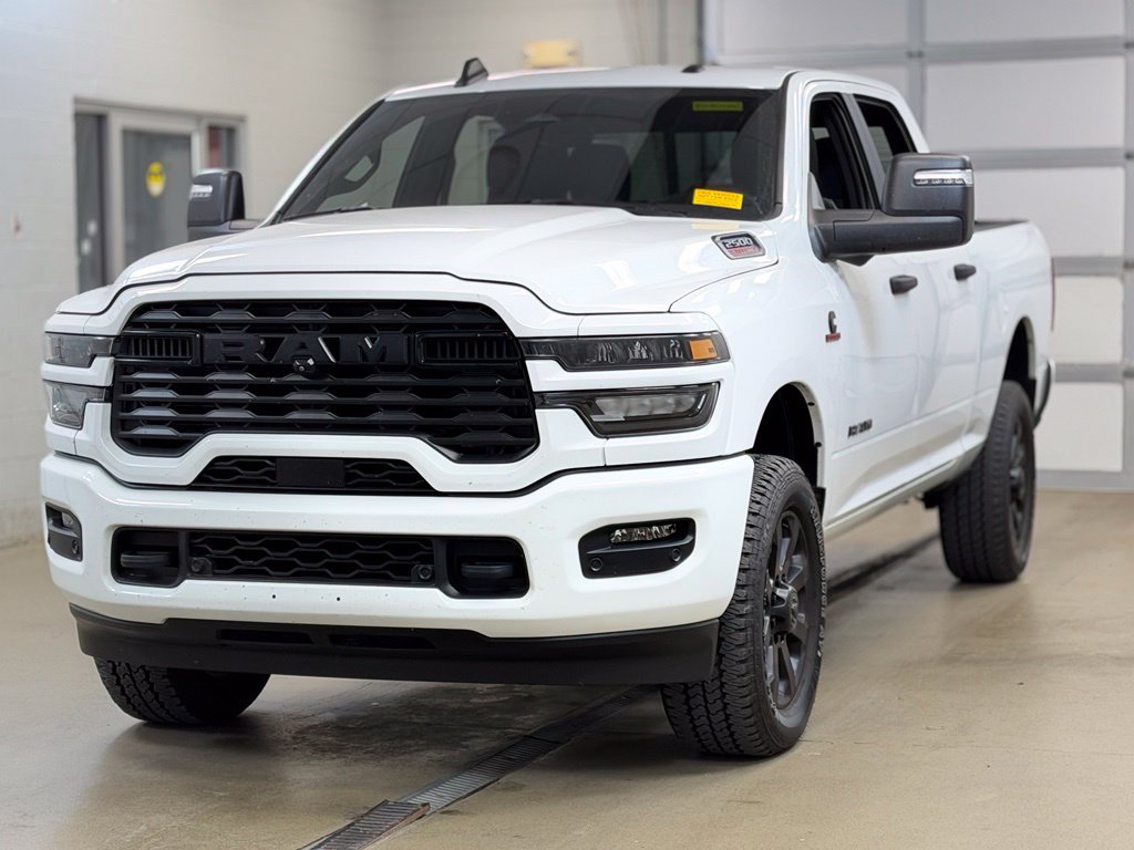 Used 2025 RAM 2500 Big Horn AWD/4WD image 3
