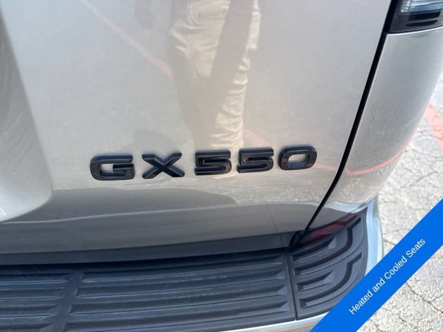 Used 2025 Lexus GX 550 AWD/4WD image 9