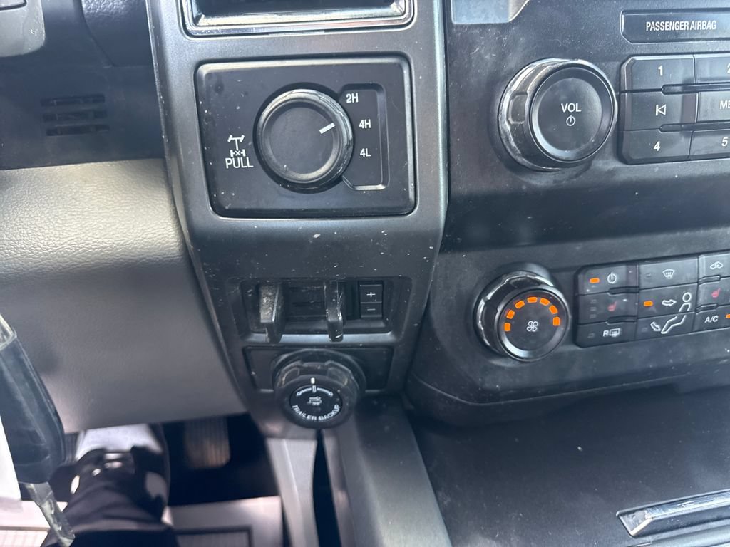 Used 2022 Ford F350 XLT w/ XLT Premium Package AWD/4WD image 38