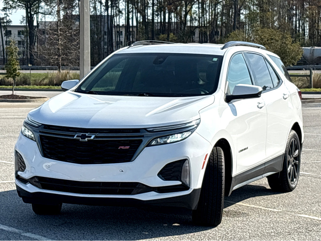 Used 2023 Chevrolet Equinox RS w/ LPO, Floor Liner Package image 3