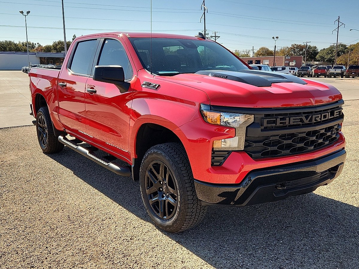 Used 2025 Chevrolet Silverado 1500 Custom Trail Boss w/ Turbomax Blackout Package image 4