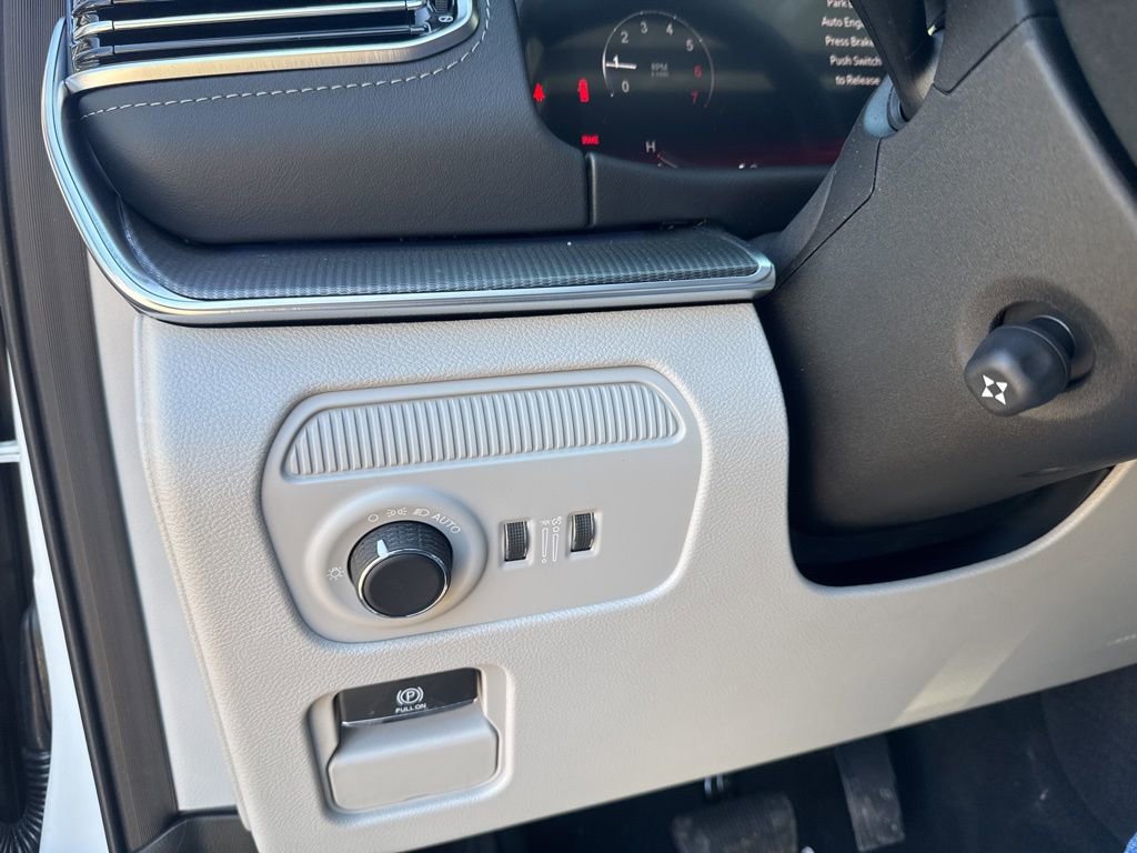 New 2026 Jeep Grand Wagoneer Summit image 18