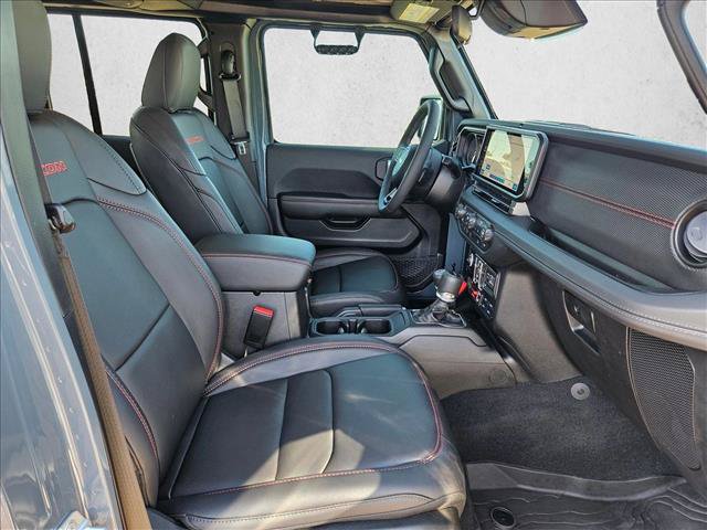 Certified 2026 Jeep Gladiator Rubicon w/ Steel Power Dome Hood Package AWD/4WD image 24