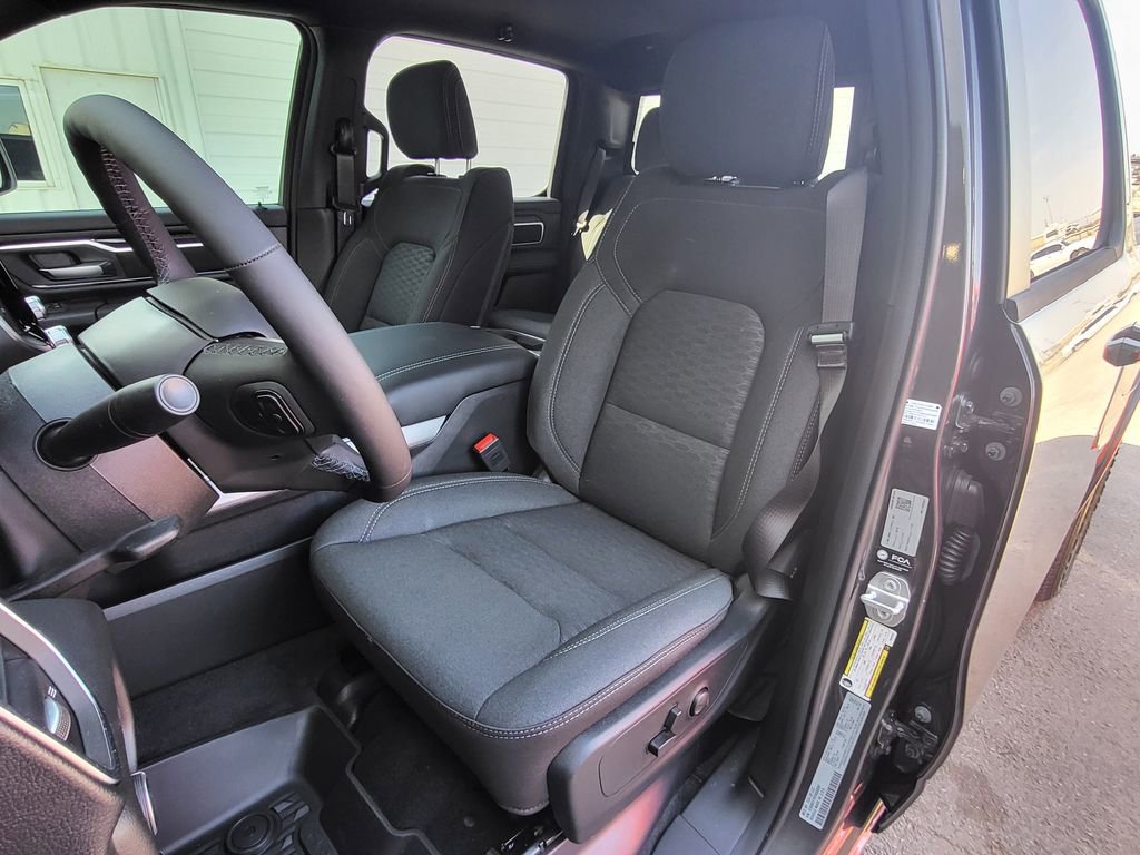 New 2026 RAM 1500 4x4 Crew Cab image 18