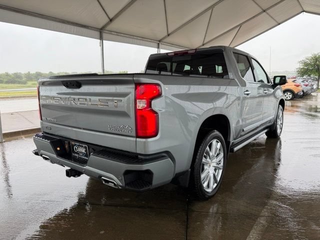 Used 2025 Chevrolet Silverado 1500 High Country AWD/4WD image 3