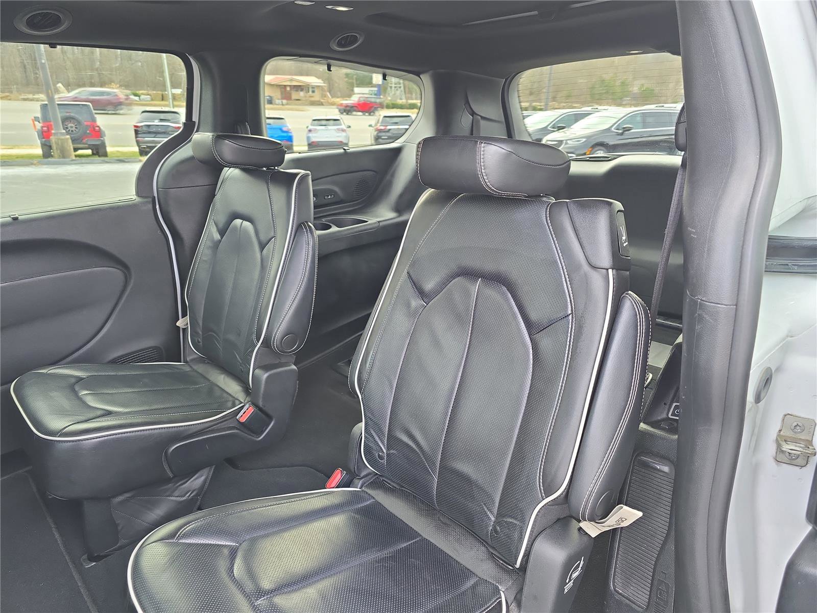 Used 2021 Chrysler Pacifica Limited w/ S Appearance Package image 14