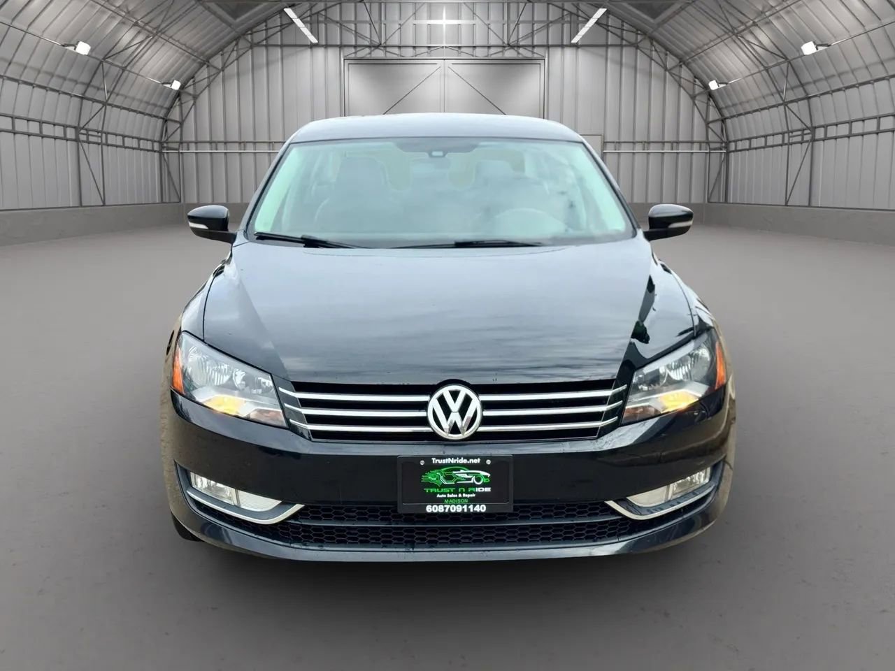 Used 2015 Volkswagen Passat 1.8T Limited Edition image 2