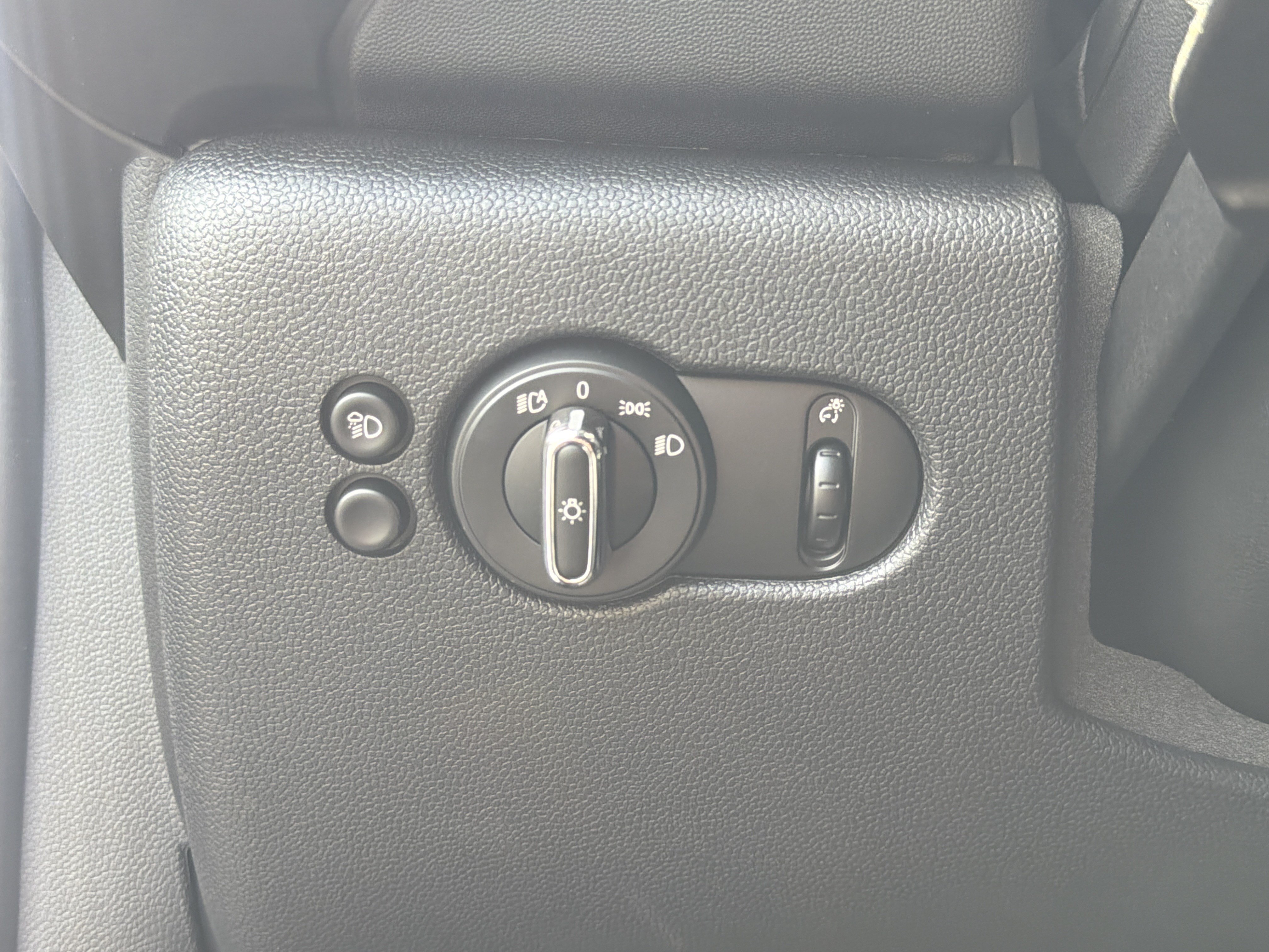 Used 2024 MINI Cooper 4-Door Hardtop FWD image 63