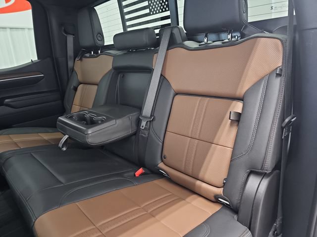 Used 2024 Chevrolet Silverado 1500 High Country w/ Technology Package AWD/4WD image 36
