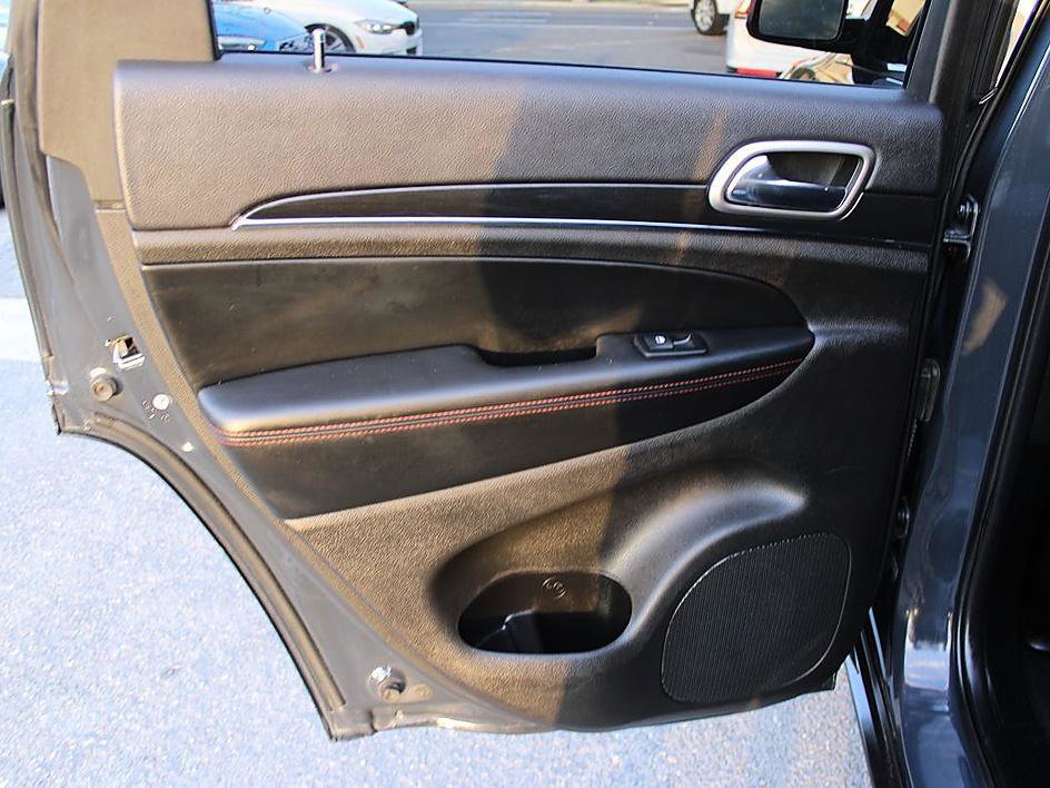 Used 2018 Jeep Grand Cherokee Trailhawk AWD/4WD image 16