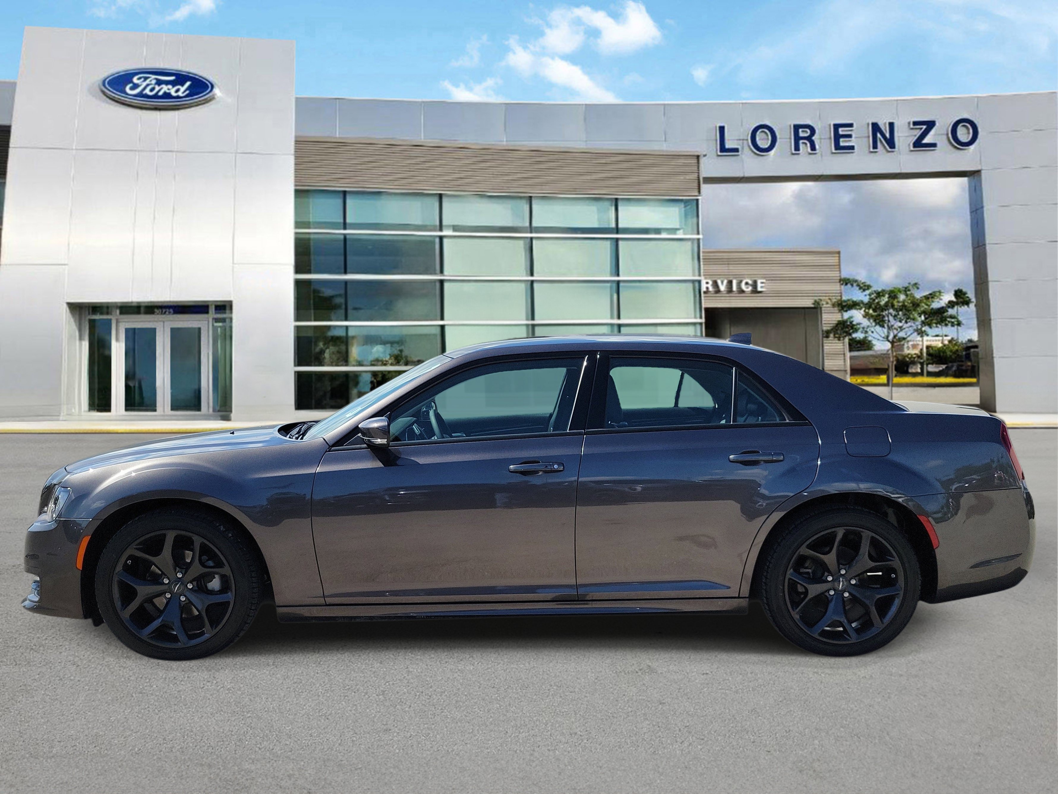 Used 2023 Chrysler 300 Touring L RWD image 8