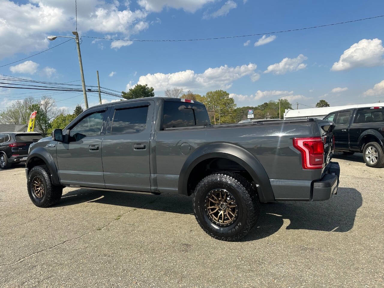 Used 2017 Ford F150 Lariat w/ Equipment Group 502A Luxury AWD/4WD image 23