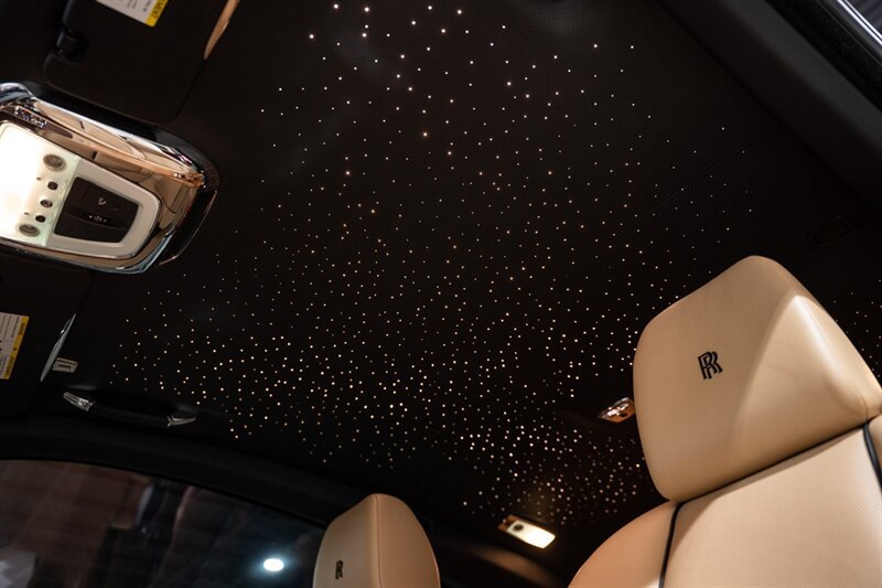 Used 2019 Rolls-Royce Wraith RWD image 21