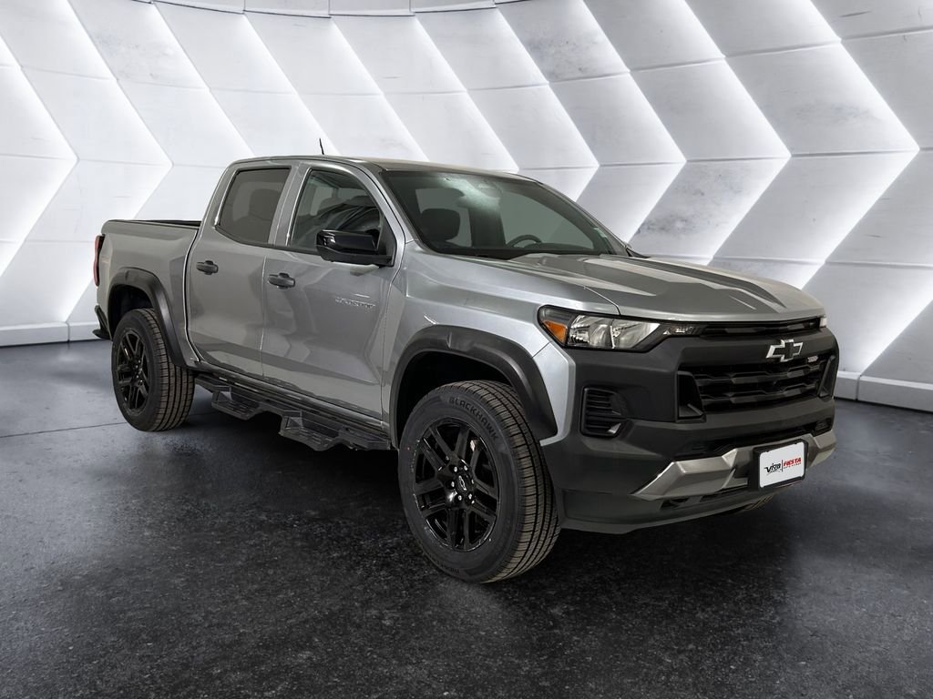Used 2024 Chevrolet Colorado Trail Boss w/ Technology Package AWD/4WD image 1